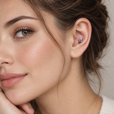 Piercing de Tragus Indiano em Titânio com Zircônias - 7TRG262