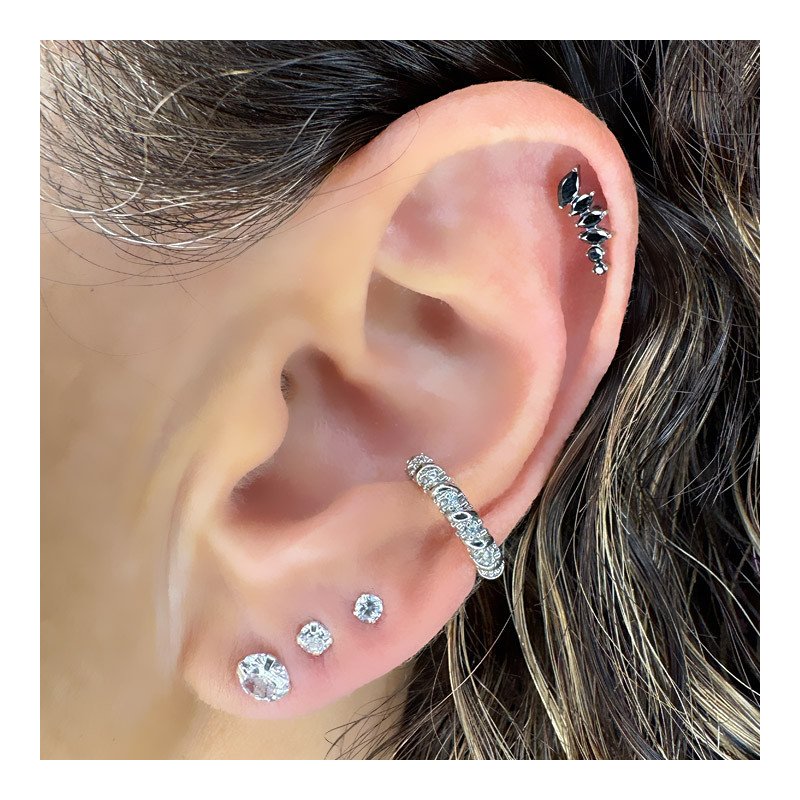 Piercing em Titânio para Tragus, Hélix ou Conch - Cluster Navete Zircônias Pretas - 7TRG250