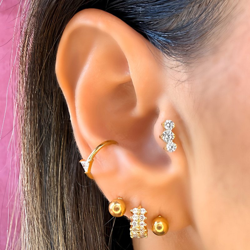 Piercing Labret Cluster 3 Zircônias em Aço Cirúrgico - Pin Push - 6ORE1010