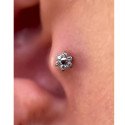 Piercing de Orelha - Labret Flor Delicada com 6 Pétalas - Rosca Interna - 6ORE1022