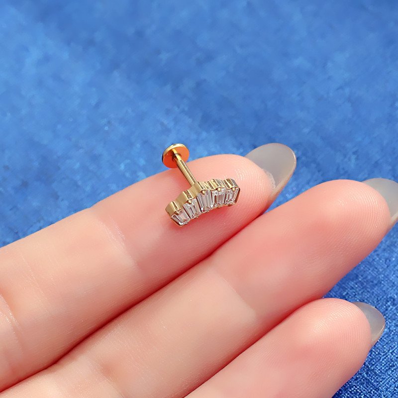 Piercing de Orelha - Labret Cluster Aço Cirúrgico com 6 Zircônias Baguetes - Rosca Interna - 6ORE1027