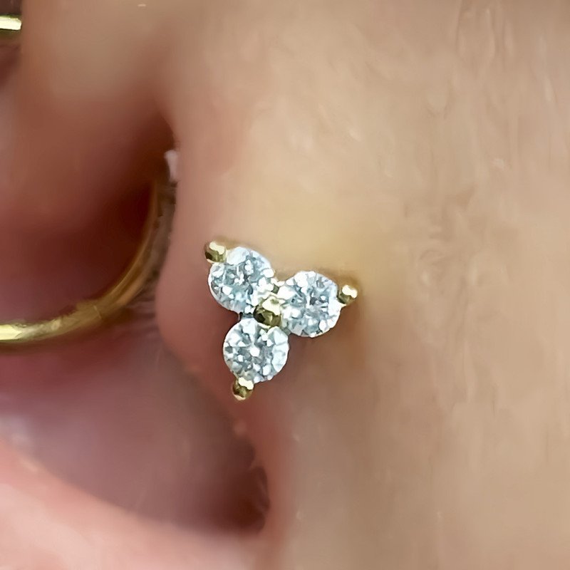 Piercing de Tragus Labret Trillion com Zircônias  - Titânio PVD Gold - 7TRG270