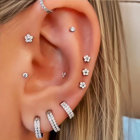 Piercing de Orelha - Labret Mini Flor Delicada com 5 Pétalas - Rosca Interna - 6ORE1020