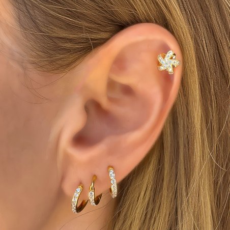 Piercing de Orelha - Florzinha tipo Laço cravejada de Zircônia - 6ORE1031