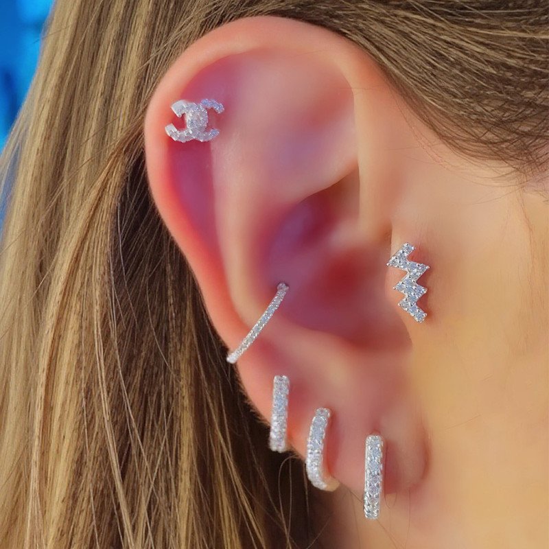 Piercing de Orelha em Aço Cirúrgico com Raio - 6ORE329