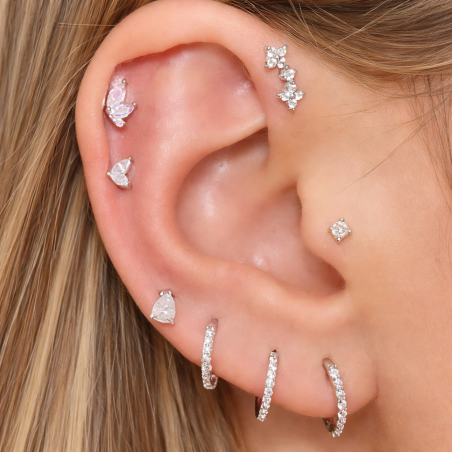 Piercing de Orelha - Mini Cluster 2 Florzinhas e 1 Cristal - 6ORE1063
