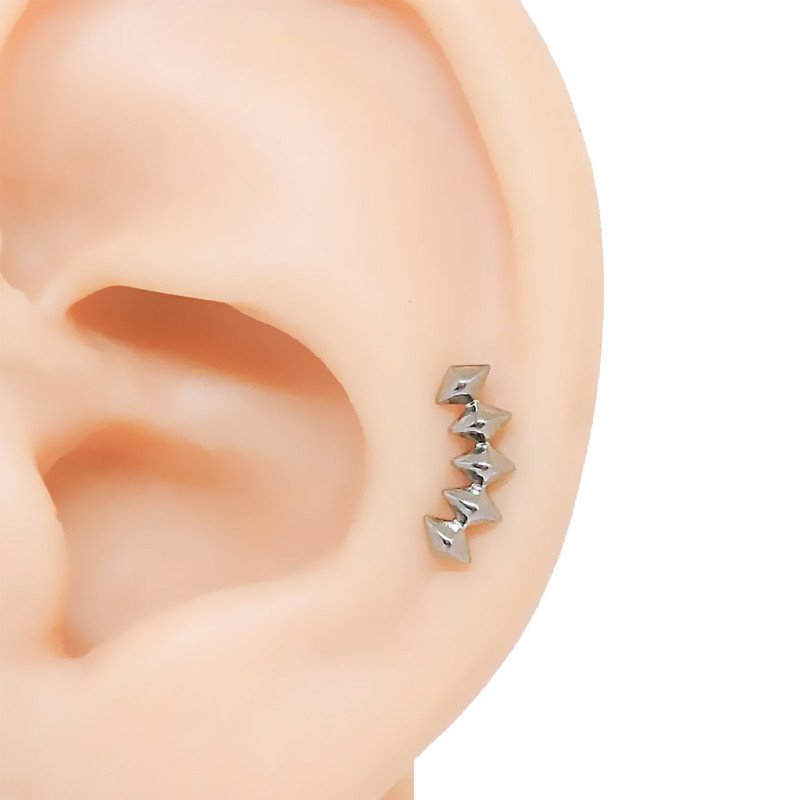 Piercing para Orelha - Labret Cluster Pirâmide em Titânio - 6ORE1068