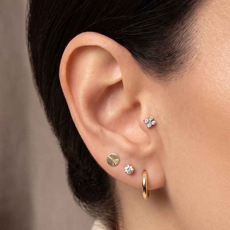 Piercing para Orelha - Labret Trevo da Sorte em Titânio - 6ORE1094