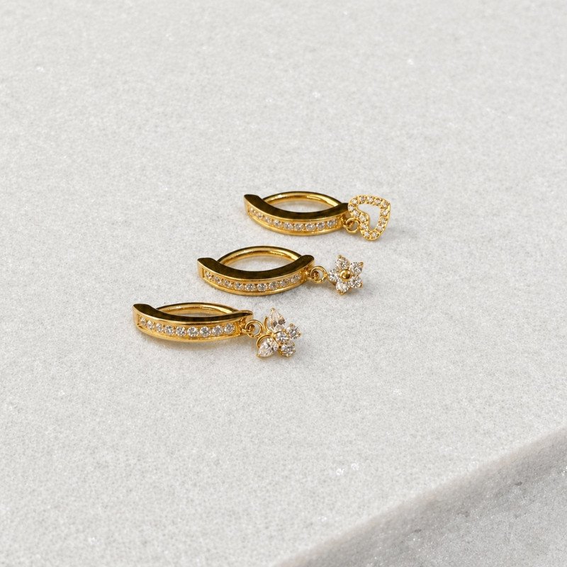 Piercing de Umbigo em Titânio com Coração com Zircônias - 1COR112