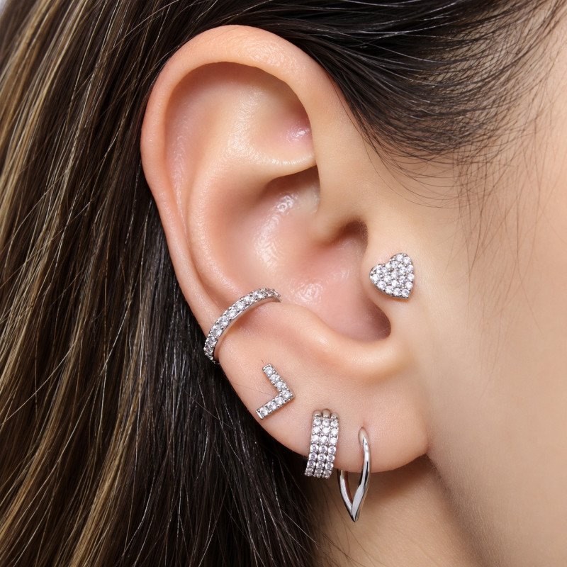 Piercing Labret para Orelha - Coração cravejado de Cristais - 6ORE668
