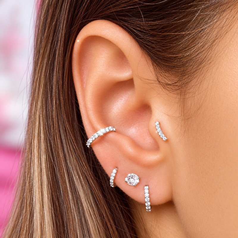 Piercing de Orelha - Divino Cluster Delicado Dourado em Prata com Zircônias - 6ORE715