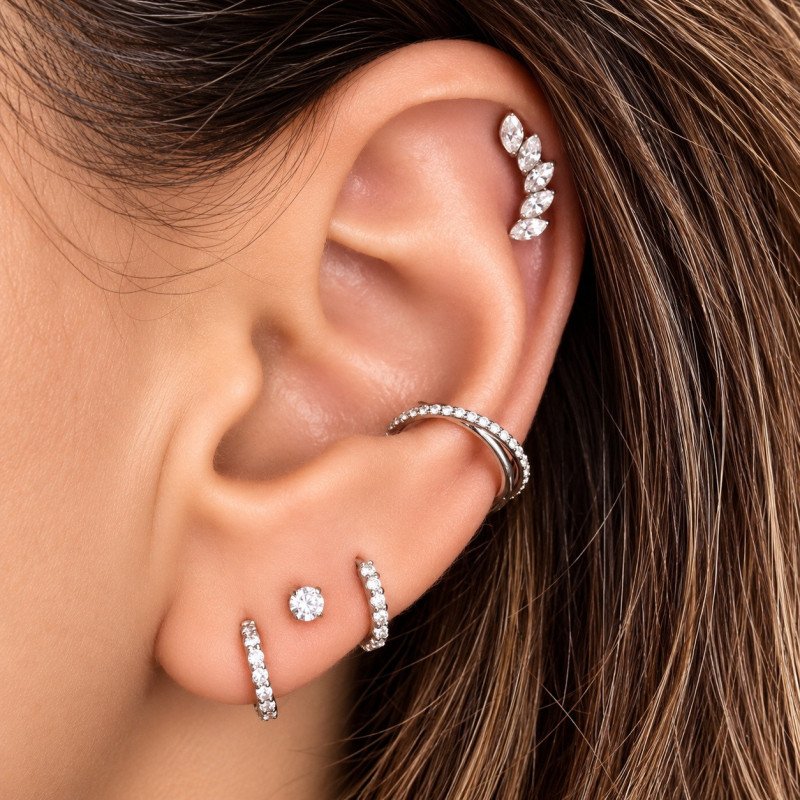 Piercing de Orelha - Labret Cluster Zircônias - Titânio PVD Gold - 6ORE727
