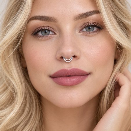 Piercing Daith ou Septo Argolinha Meia Lua em Prata Toda Cravejada - 6ORE742
