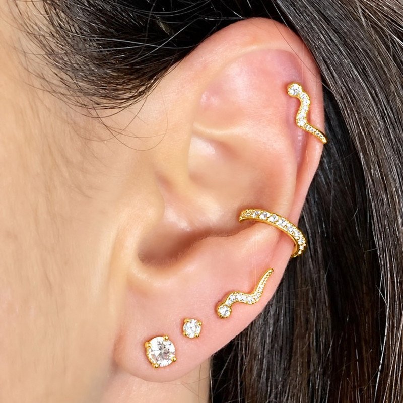 Piercing de Orelha em Aço Cirúrgico - Serpente com Cristais -  Prateado ou Banhado a Ouro - 6ORE753