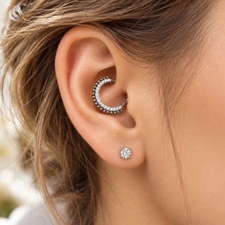 Piercing Daith ou Septo - Argolinha Clicker Cravejada - 100% em Titânio - 6ORE770