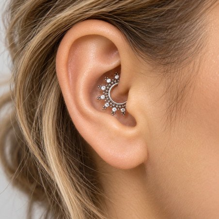 Piercing Luxo Daith - Argolinha Clicker em Titânio Natural com 8 Zircônias - Dervile - 6ORE789