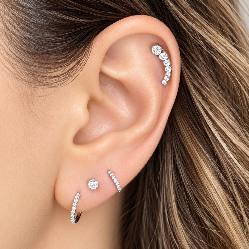 Piercing Labret em Titânio - Linha Luxo - Cluster com 7 Zircônias - 6ORE793