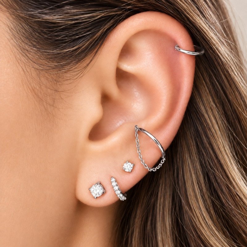 Piercing Conch Clicker Liso com Corrente - 100% em Titânio - PVD GOLD - 6ORE817
