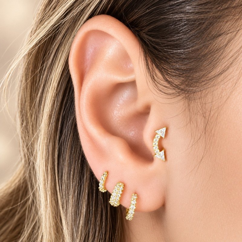 Piercing Labret de Orelha - Cluster Setas em Titânio com Zircônias - 6ORE826