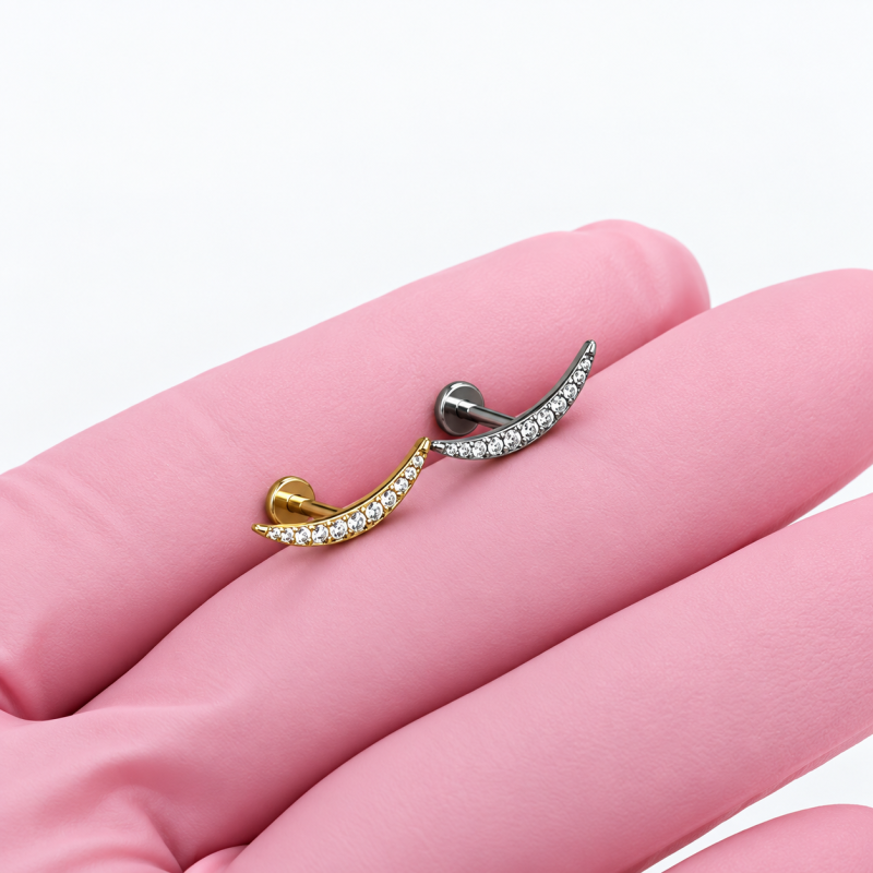 Piercing Labret de Orelha - Cluster Lua Longa Divina em Titânio com Zircônias - 6ORE834