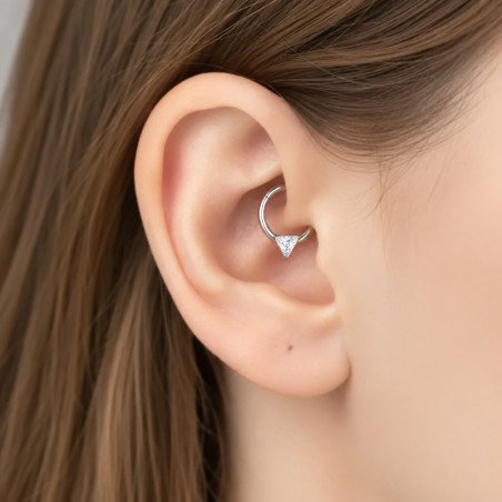 Piercing para Daith - Argolinha Clicker em Titânio Natural - Triângulo em Zircônia - 6ORE842
