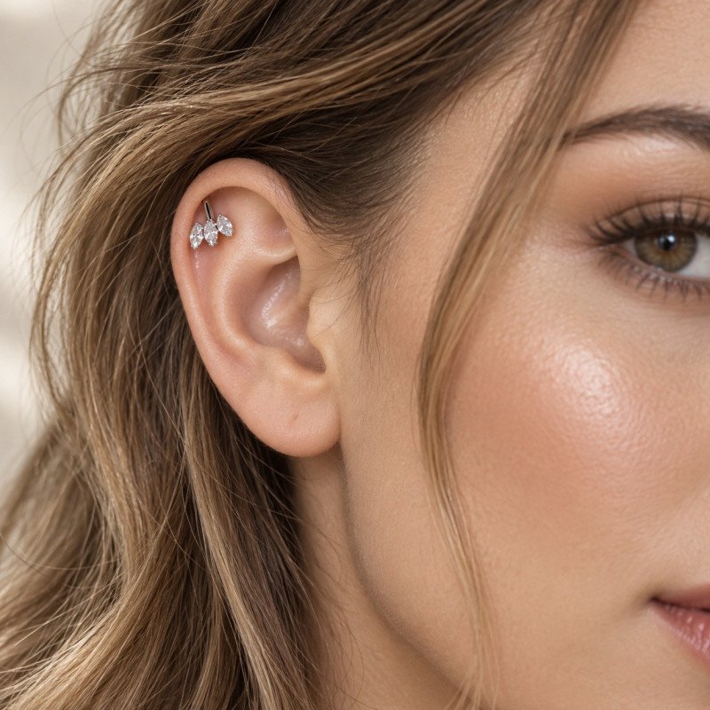 Piercing Labret Marquise Invertido em Titânio - 3 Pedras de Zircônias - 6ORE868