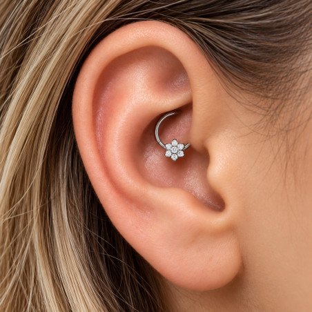 Piercing Luxo Daith - Argolinha Clicker em Titânio - com Flor em Zircônias - 6ORE869