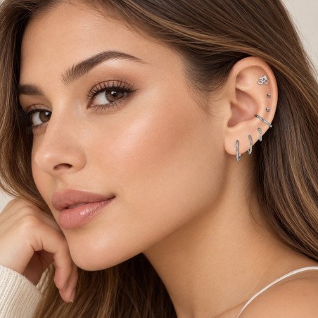Piercing Labret Símbolo Om em Titânio - 6ORE943