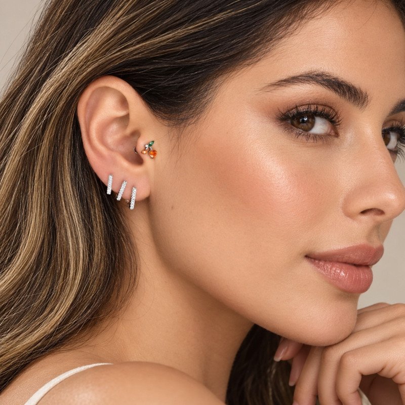 Piercing de Orelha - Labret Cerejinha com Zircônias em Titânio - 6ORE961