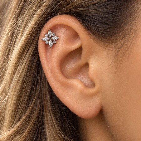 Piercing Labret Flor Marquise com Zircônias em Titânio - 6ORE969