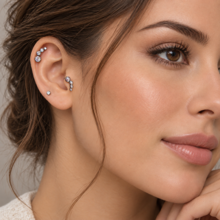 Piercing de Tragus / Orelha - Cluster - Titânio - Furta Cor - 7TRG87