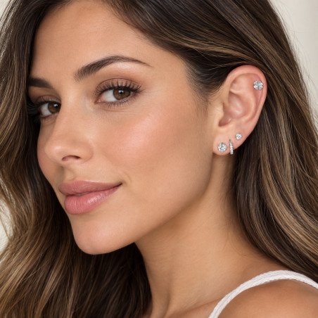 Piercing de Tragus em Titânio - Labret Fashion Trevo Chanfrado - Rosca Interna - 7TRG159