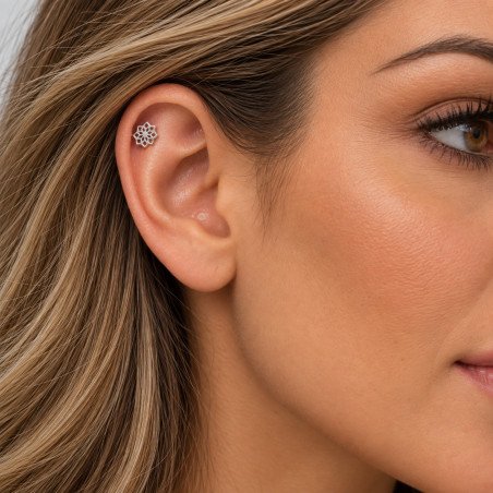 Piercing para Tragus Labret - Mandala Vazada - Titânio PVD Gold - 7TRG173