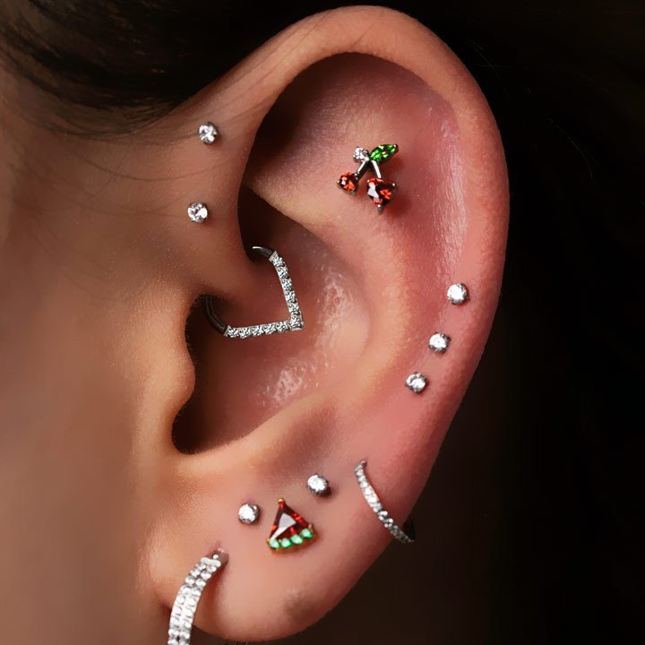 Piercing de Orelha - Labret Cerejinha com Zircônias em Titânio